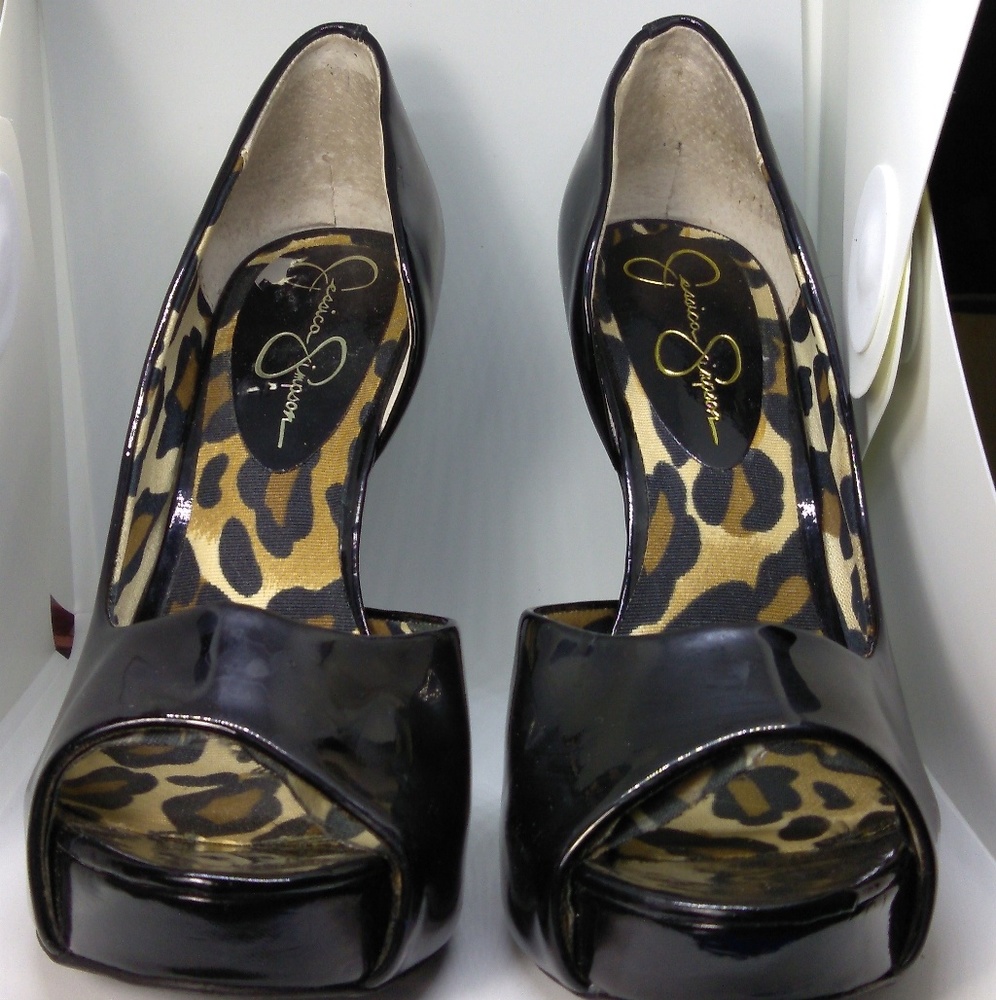 Shoes size 7.5
